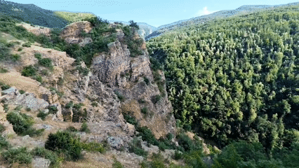 Afternoon hike through the cliffs and viewpoints above Hrabrino, Bulgaria