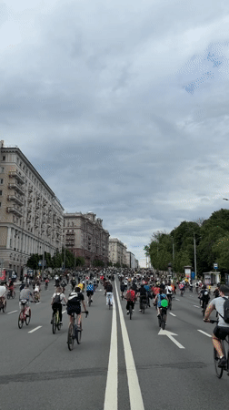 Large bicycle rally fills Moscow avenue with cyclists