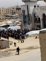 Large crowd gathers for prayer amid devastation in Khan Yunis