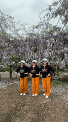 Spring tourists gather at wisteria garden in Xianfeng, China