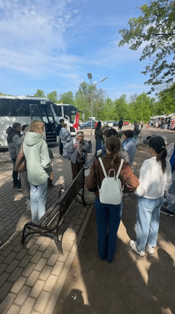 Tourist activity and souvenir shopping in sunny Peterhof