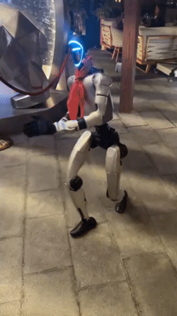 Robot joins live music performances at Dubai nightclub venue