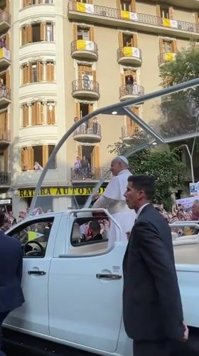 Pope Francis visits Barcelona in popemobile procession