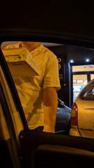Pizza pickup and table time at Doppio Zero, Taranto