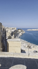 Clear skies over European coastal city captured on video