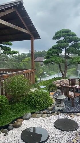 Early morning spa visit documented in rainy Da Lat
