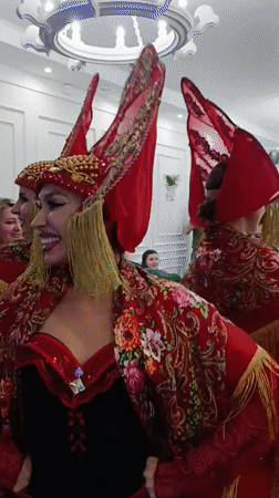 Traditional Russian performers entertain at Miasskoye restaurant event