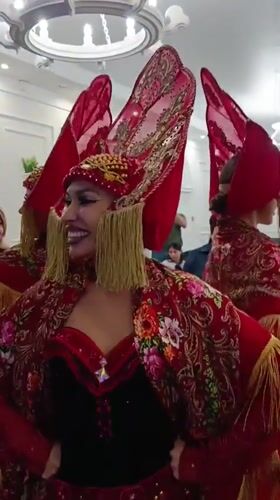 Traditional Russian performers entertain at Miasskoye restaurant event