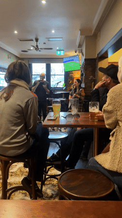 Live music and street art at a Melbourne pub night