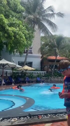 Families enjoy morning resort activities in Phu Thuy Ward Vietnam