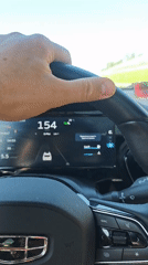 Driver accelerates to 164 km/h on sunny morning in Russia