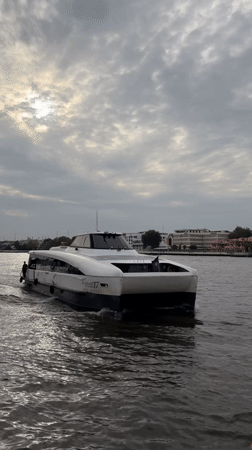 River traffic on the Chao Phraya, Bangkok