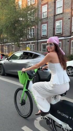 Electric bike ride through London on a summer evening