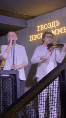 Live duo performs music at Saratov venue