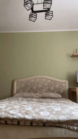 Woman does backflip, brushes teeth in Ufa morning routine