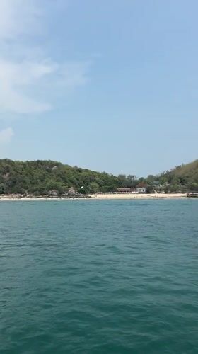 Morning boat trip captures scenic island views off Pattaya coast