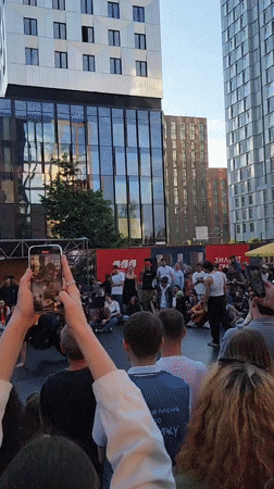 Moscow hosts afternoon cultural events, performances, and market activities