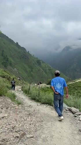 Morning on the hilltops of Cheelaage, Himachal Pradesh