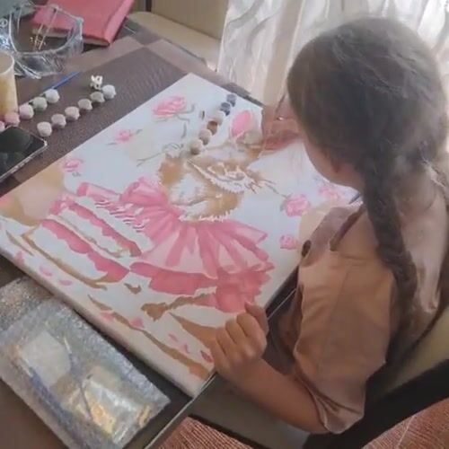 Early morning art session features bunny paintings, felt crafts