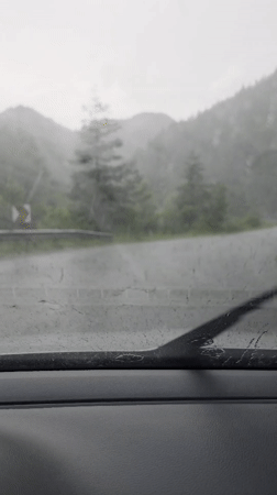 Heavy rain hits Taran, Bulgaria during morning commute