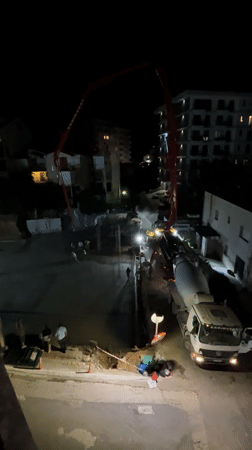 Night concrete pouring operation documented in Boreti Montenegro