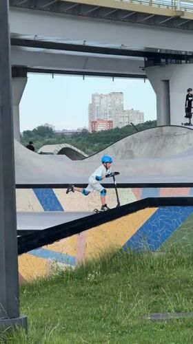 Everyday moments captured across Kazan during 10-minute span