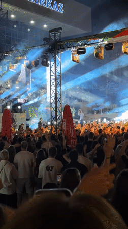 Outdoor concert draws large crowd in Tashkent