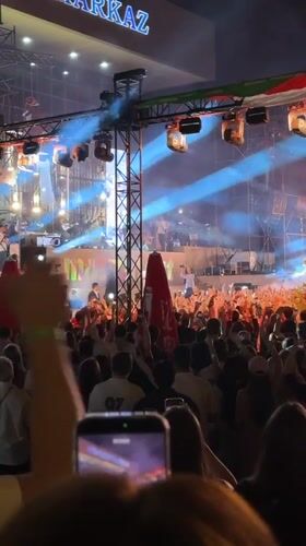 Outdoor concert draws large crowd in Tashkent