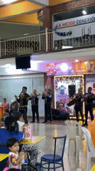 Mariachi band performs for families in Tinaquillo venue