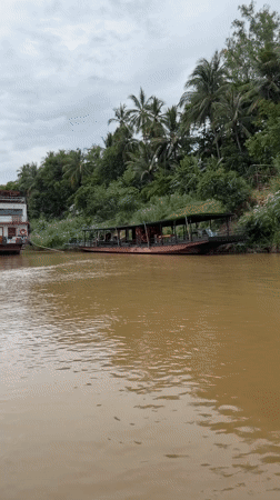 A full day on the Mekong river near Luang Prabang