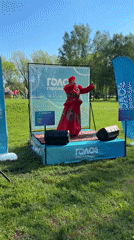 Street performer draws audience in Saint Petersburg park