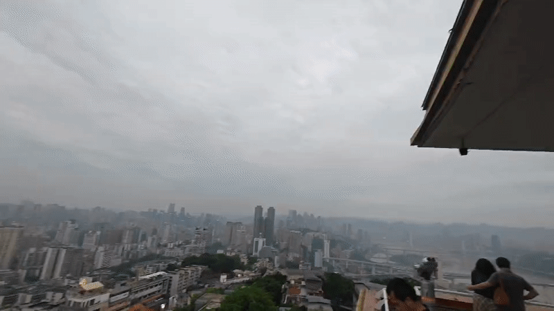 Sunday morning scenes captured across Yuzhong District rooftops and plazas
