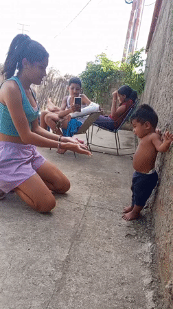 Everyday life in Altagracia: home and barbershop moments