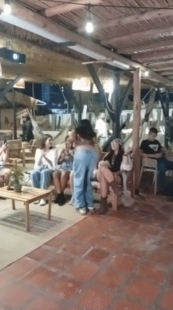 Late-night karaoke session draws crowds at Porlamar restaurant