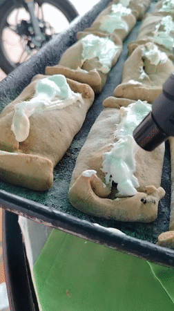 Daily life moments captured in Tinaquillo: baking, livestock, plants