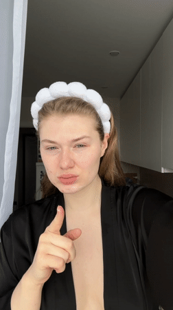 Woman documents morning routine in snowy Kazan apartment