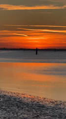 Sunset draws multiple witnesses to Great Yarmouth waterway