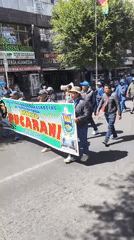 Teachers union march documented in La Paz streets