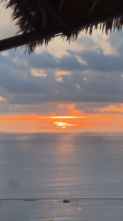 Sunset dining and photos at Karon oceanfront restaurant