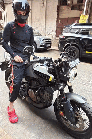 Motorcyclist in distinctive gear spotted in Mumbai early morning