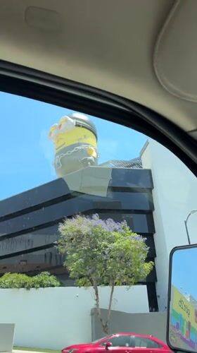 Dashcam footage captures street view in Los Angeles