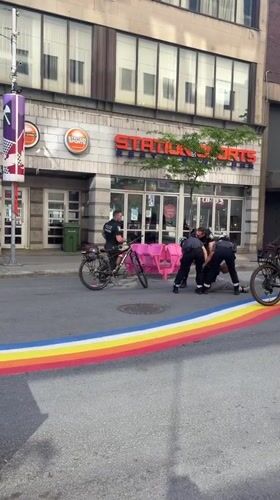 Police intervention observed on Montreal street during midday operation