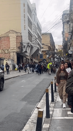 Large youth gathering fills La Paz streets amid police presence