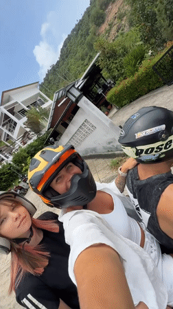 Candid moments on the streets of Ko Samui