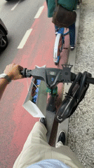 Electric scooter rider spotted with shopping bag in Oslo