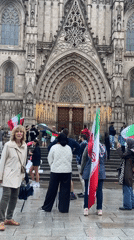 Barcelona evening captures protests, Gaudí architecture, street performance