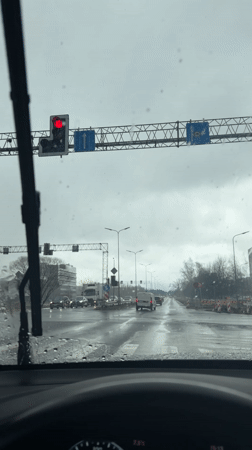 Driver documents rainy traffic stop in Rīga