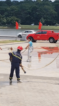 Fire crew runs ladder truck operation in central Da Lat
