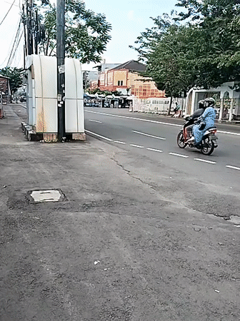 Early morning street scenes captured near Surakarta mosque