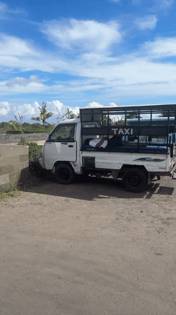 Morning tourist activity captured at Nusa Penida coastal viewpoints